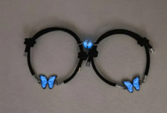 blue-luminous-smart-butterfly-necklace